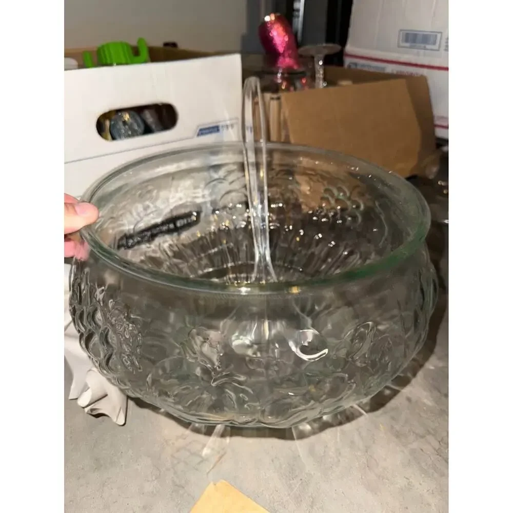 Vintage Jeannette Glass Grape Vine/Fruit Punch Bowl With 8 Cups Very Nice